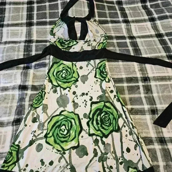 Exess silky halter top size medium white and black dress with green floral - Picture 2 of 9